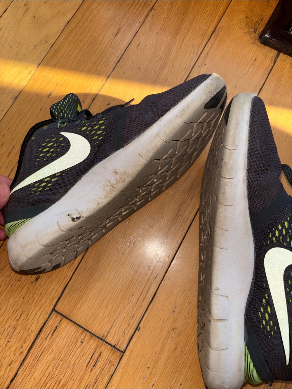 Women’s gym shoes - Picture 3 of 4